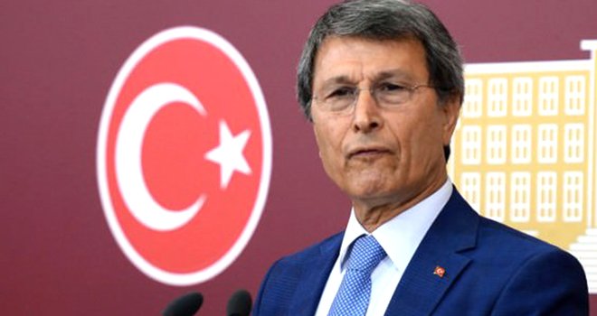 Bahçeli, Yusuf Halaçoğlu'nu görevden aldı