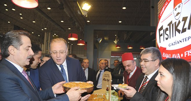 BAKAN ÇELİK FISTIKZADE’YE BAYILDI