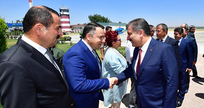 Bakan Koca’ya Gaziantep’in sorunlarını Sarıfakı anlattı