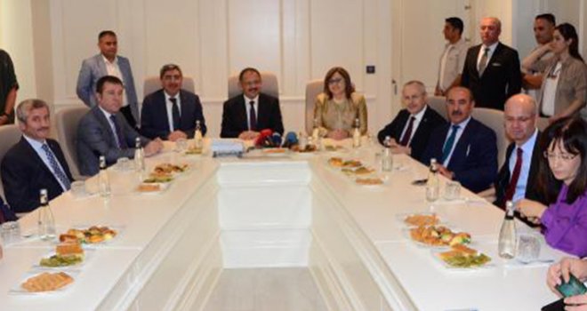 Bakan Özhaseki: Türkiye'nin yapı stokunun yüzde 50'ye yakını sağlıksız