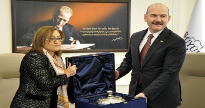 Bakan Soylu Büyükşehir Belediyesi'ni ziyaret etti