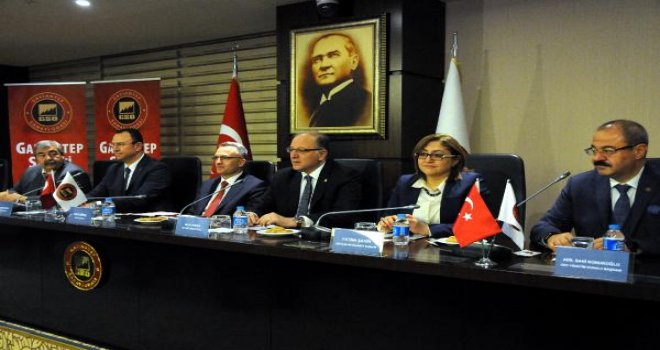 Bakan Naci Ağbal, sanayicilerle görüştü