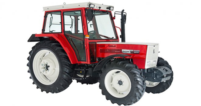 BAŞAK TRAKTÖR YENİ MODELLERİ İLE FUARIN YILDIZI OLDU