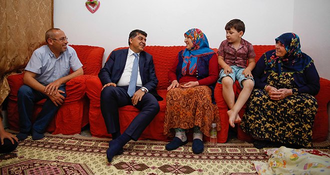Başkan Fadıloğlu, iftar öncesi ailelerle buluştu