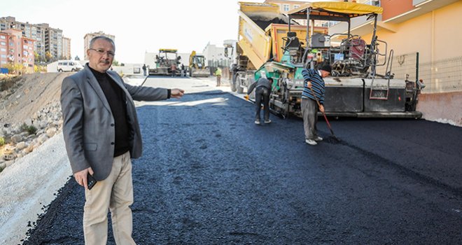 BEYKENT’TE AÇILAN YENİ YOLLAR ASFALTLANIYOR