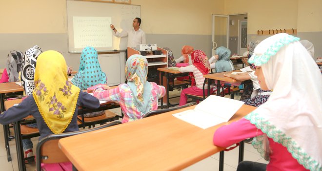 BİNLERCE ÖĞRENCİ KUR’AN-I KERİM ÖĞRENİYOR 