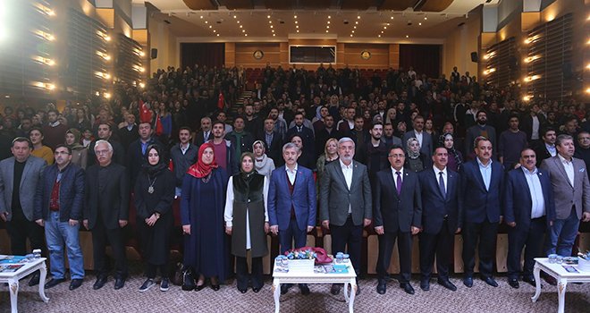“Biz Birlikte Türkiyeyiz” isimli konferans düzenledi