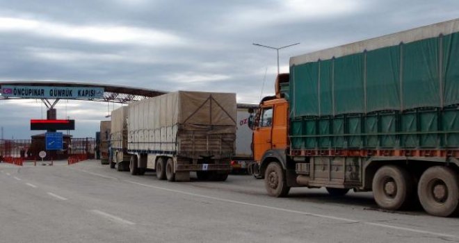 BM yardım konvoyu, Kilis'ten Suriye'ye geçiş yaptı