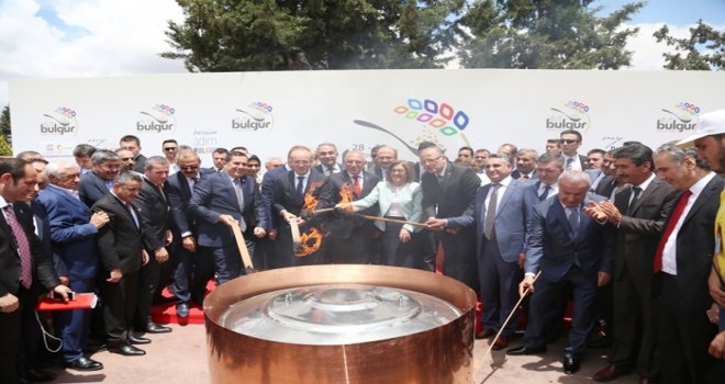 Bulgur Festivali hedik kazanı ateşi ile başladı