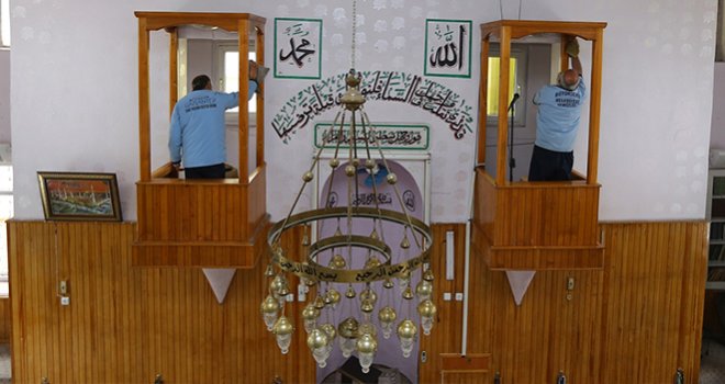 Büyükşehir “Cami Temizleme” Ekibi Görev Başında
