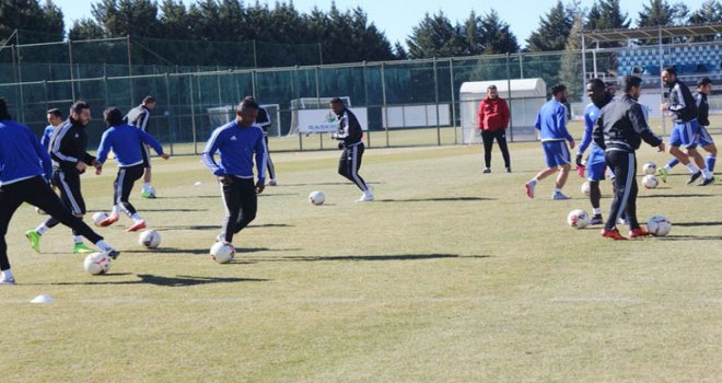 Büyükşehir lider Adana'yı konuk ediyor