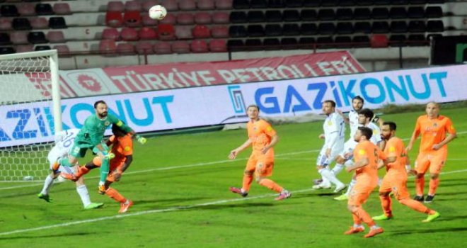 BÜYÜKŞEHİR NAMAĞLUP ÜNVANINI KAYBETTİ 2-3