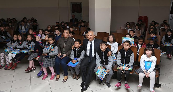 Büyükşehir, öğrencilere trafik bilinci yaşama sevincini anlattı