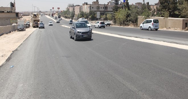 Büyükşehir, sanayi mahallesinin yollarını yeniliyor
