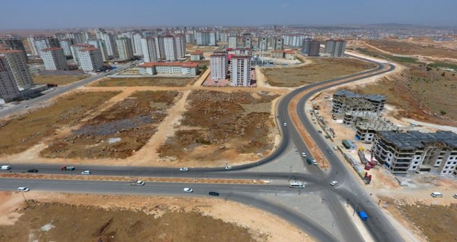Büyükşehir'den Karataş'a 2,5 yılda 37 km imarlı yol