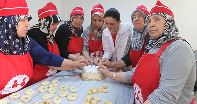 Büyükşehir'den yaşlılara meşguliyet terapisi
