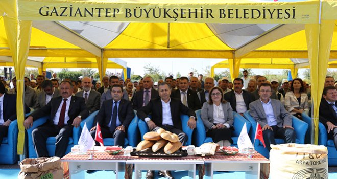 Büyükşehir’in Çiftçilere Yardımı Devam Ediyor