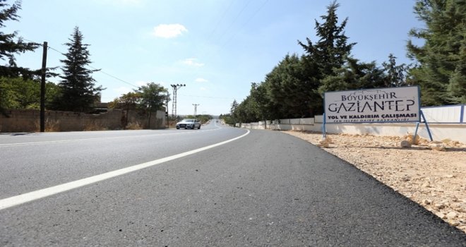 BÜYÜKŞEHİR'İN YOL GENİŞLETME ÇALIŞMALARI SÜRÜYOR