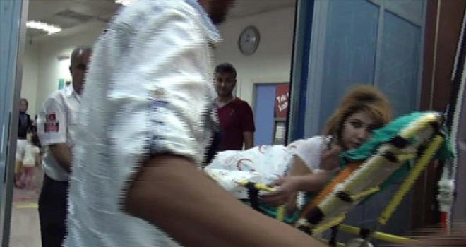 Cami önünde 5 yerinden bıçakladı