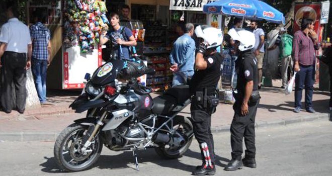 CANLI BOMBA PANİĞİ