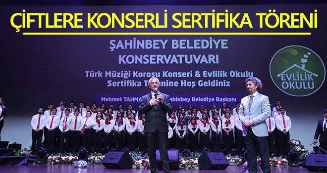 Çiftlere konserli sertifika töreni