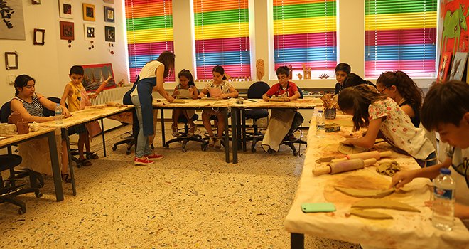 Çocuk sanat merkezi kurslarına yoğun ilgi 