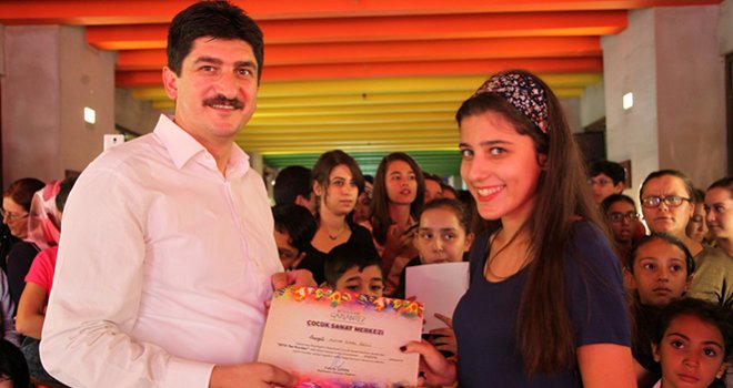 ÇOCUK SANAT MERKEZİ’NDE SERTİFİKA SEVİNCİ