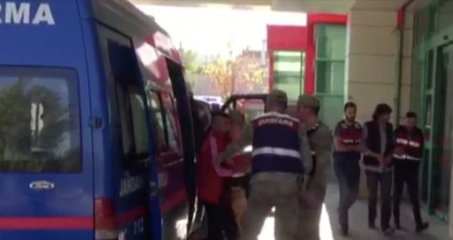 Dedikodu cinayeti: Sokak ortasında döverek öldürdüler