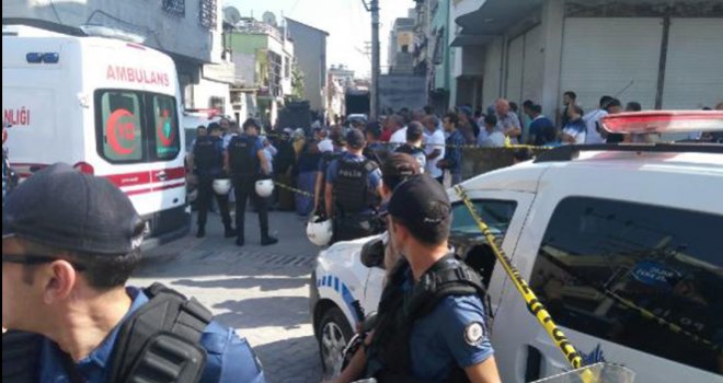 Dehşet: Evde 3'ü çocuk 5 kişinin cesedi bulundu 