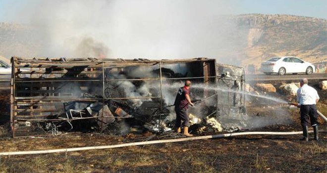 Yanan Kamyon Küle Döndü