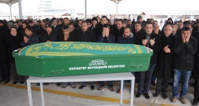 DHA Temsilcisi Kırmızıtaş'ın Babası Toprağa Verildi