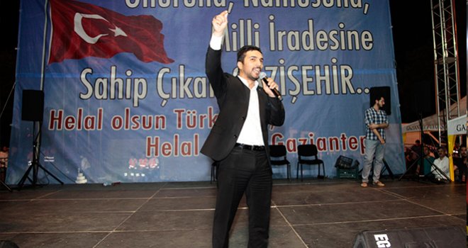 DİMDİK AYAKTAYIZ