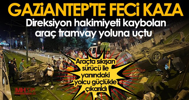 Direksiyon hakimiyeti kaybolan araç tramvay yoluna uçtu 