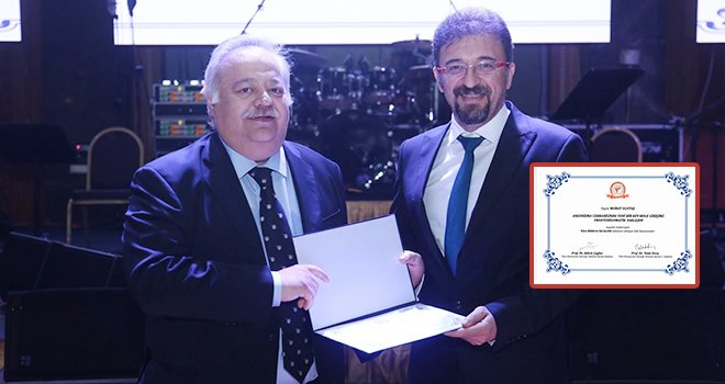 Doç. Dr. Ulutaş'a yılın bildirisi birincilik ödülü