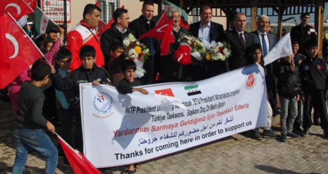 Dünya Tekvando Federasyonu'ndan Suriyelilere Kıyafet