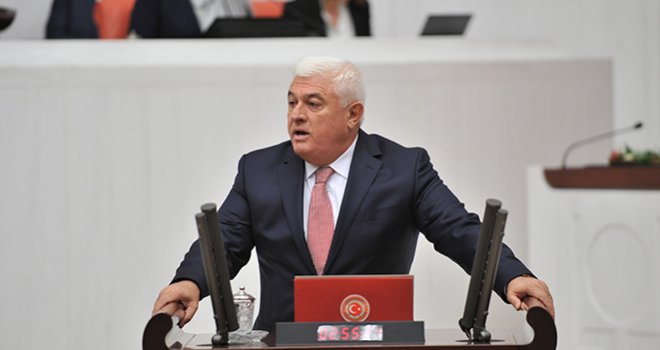 Ekici "Cumhuriyet kadınla, kadın da cumhuriyetle değer kazanıyor"