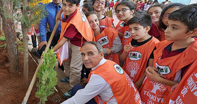 Erdem Koleji Tema ile okul olma yolunda