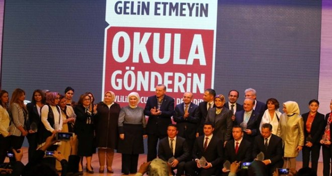 ERDOĞAN’DAN GAZİANTEP KADIN GİRİŞİMCİLER KURULU’NA PLAKET 