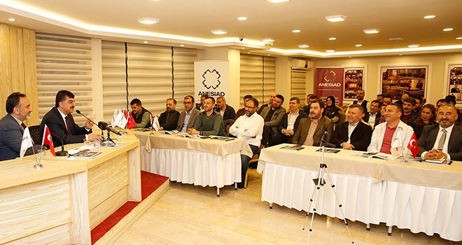 Fadıloğlu, ANESİAD üyelerine çalışmalarını anlatı 