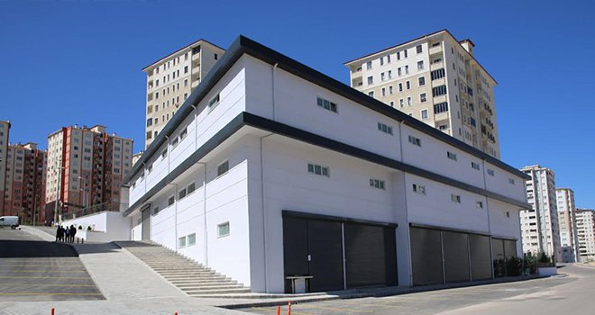 Fadıloğlu, tamamlanan Seyrantepe ticaret merkezini inceledi