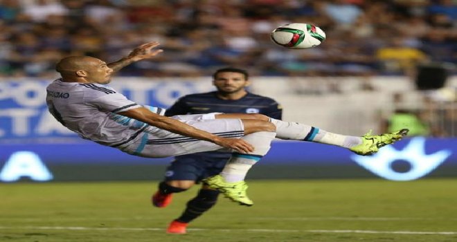 Fenerbahçe, Atina'dan avantajlı dönüyor