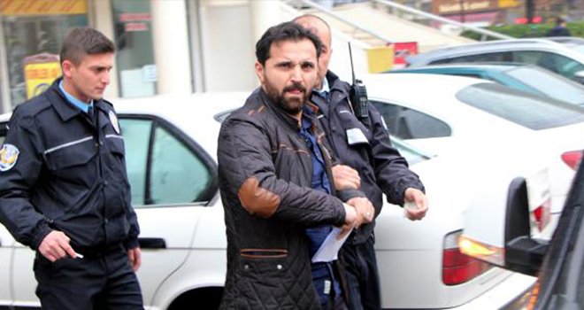 FETÖ şüphelisi noterde yakalandı
