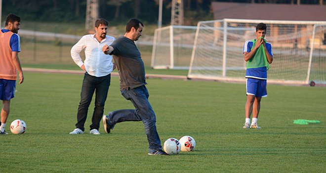 Futbolcularla şut çalıştı!