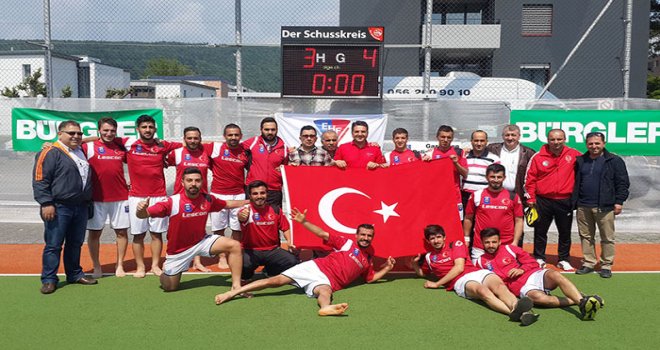 GALATASARAY'IN REKORUNU TARİHE GÖMECEK 