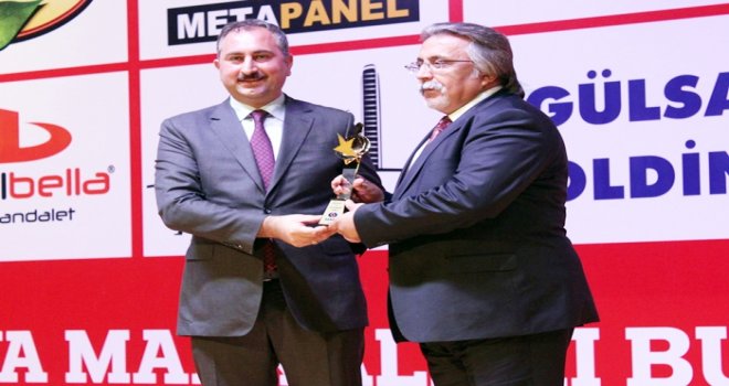 SANKO’NUN ÖDÜLÜNÜ ÇİÇEK ALDI