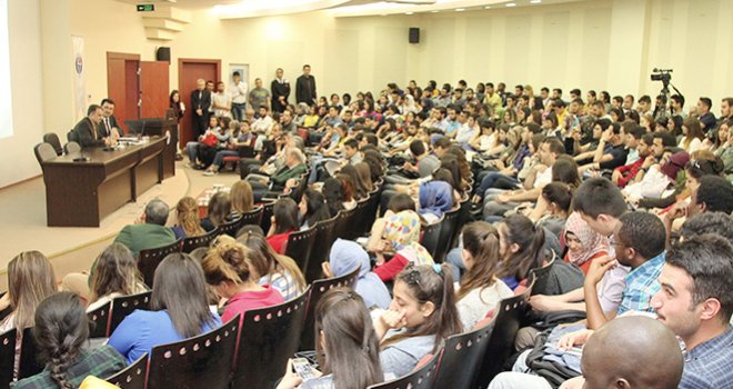 GAÜN’de D-8 konferansı