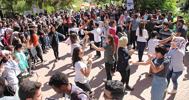 GAÜN’de öğrenci toplulukları tanıtım şenliği