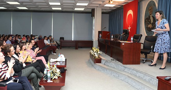 GAÜN'de Trajedi, Komedi ve Romans konulu konferans