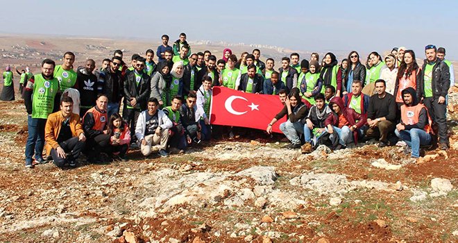 GAÜN’de yabancı uyruklu öğrenciler fidan dikti
