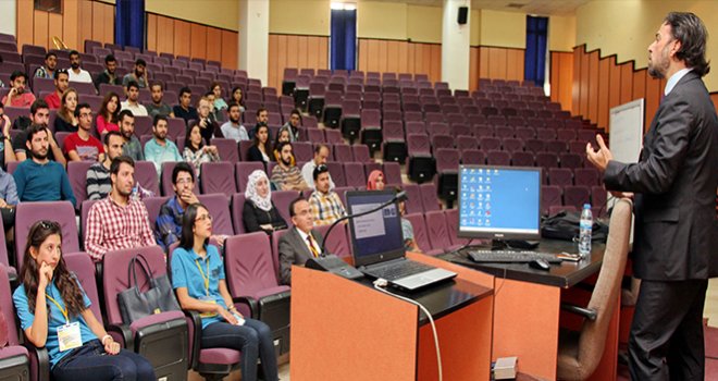 GAÜN’de “Yeşil Binalar” Adlı Konferans Düzenlendi